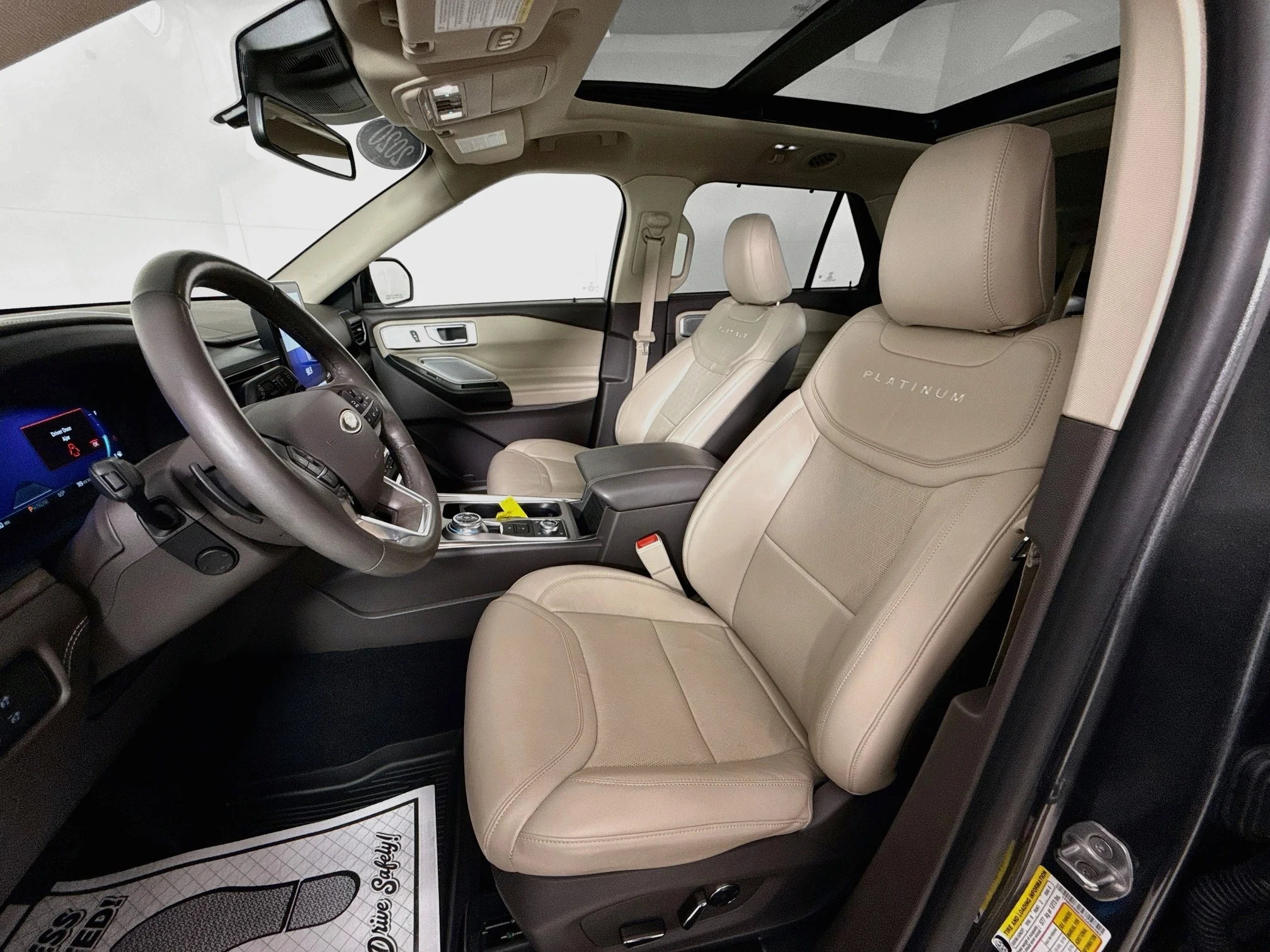 Used 2020 Magnetic Metallic Ford Platinum image 22