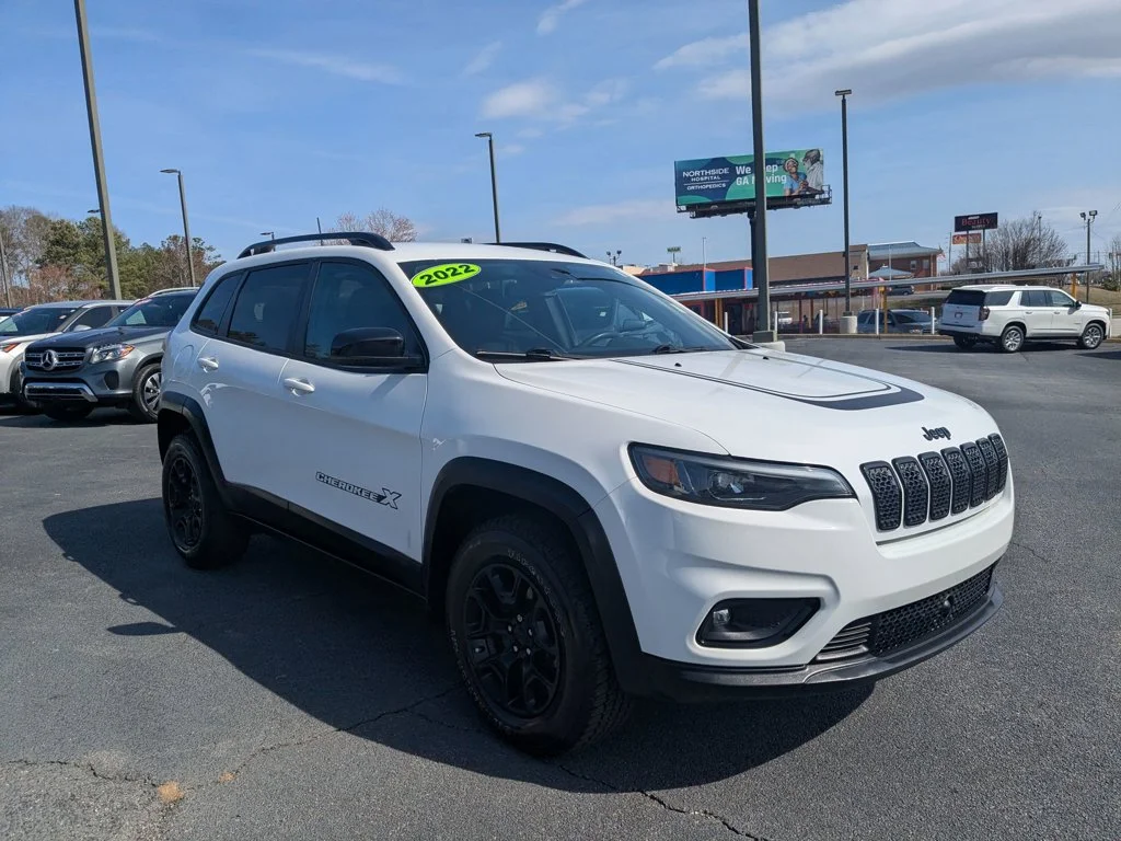 Used 2022 Bright White Clearcoat Jeep X image 3