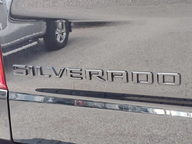 Used 2021 BLACK Chevrolet LT Trail Boss image 29