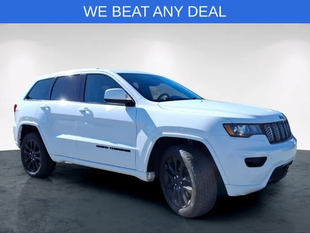 Used 2021 White Jeep Laredo X image 4