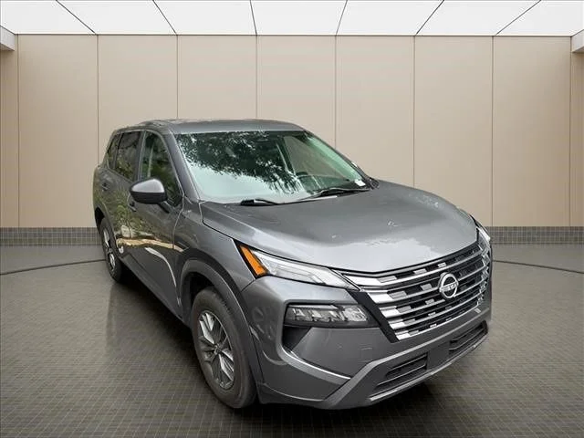 Used 2024 Gray Nissan S image 9