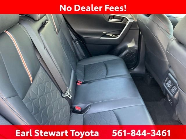 Used 2024  Toyota Adventure image 28