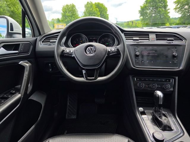 Used 2021 Pure White Volkswagen 2.0T SE image 19
