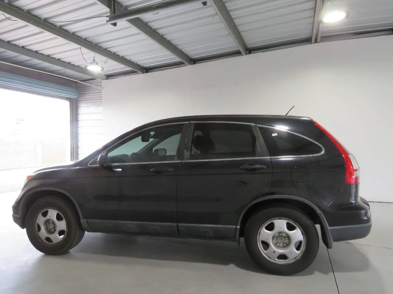Used 2010 Crystal Black Pearl Honda LX image 8