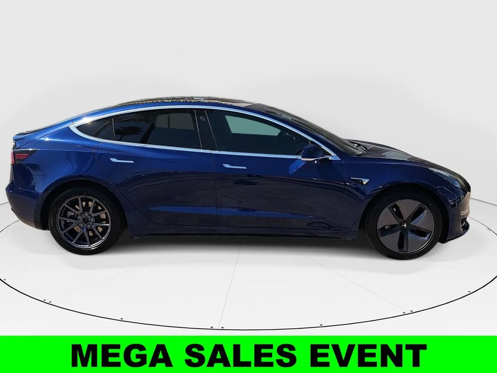 Used 2018 Blue Tesla Long Range image 2