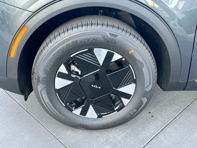 Certified Used 2026 Gravity Gray Kia LX image 30