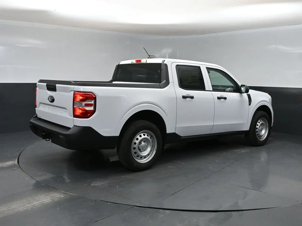 New 2026 Oxford White Ford XL image 2