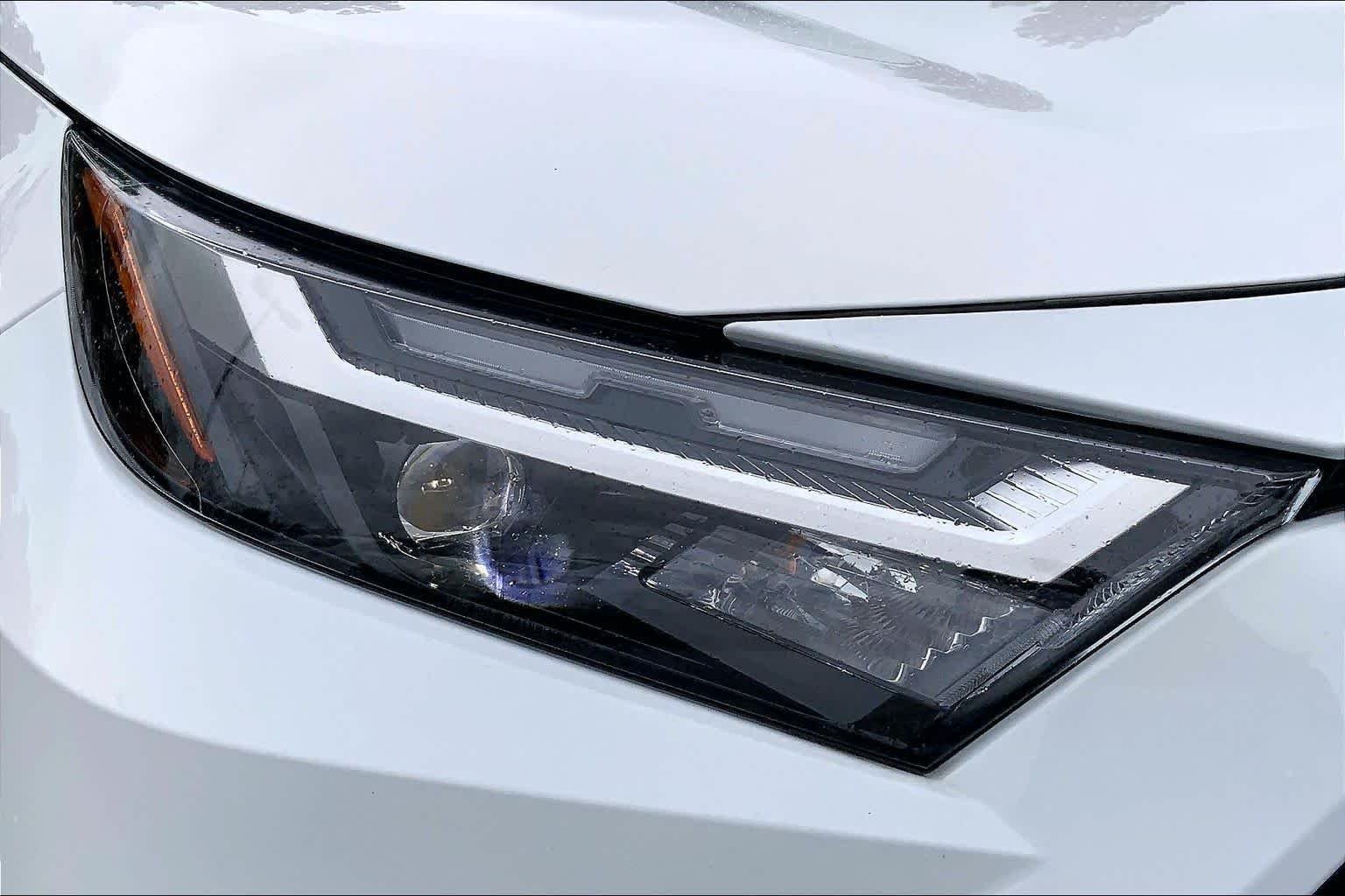 Used 2023 Ice Cap Toyota XLE image 28