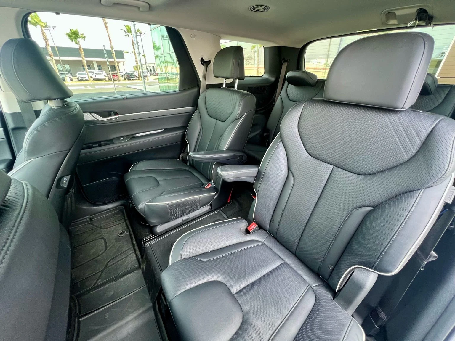 Used 2024 Silver Hyundai SEL image 17