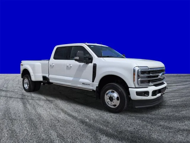New 2026 Star White Metallic Tri-Coat Ford F-350® Platinum® image 2