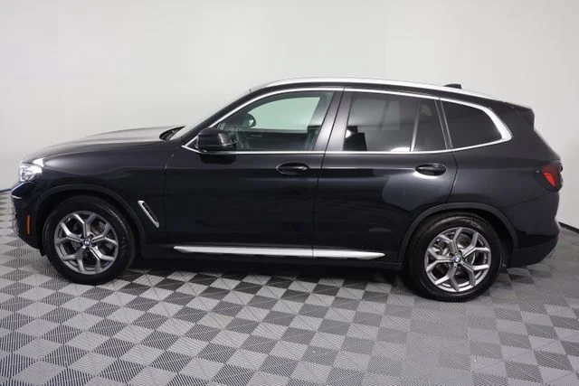 Used 2024 Black BMW xDrive30i image 5