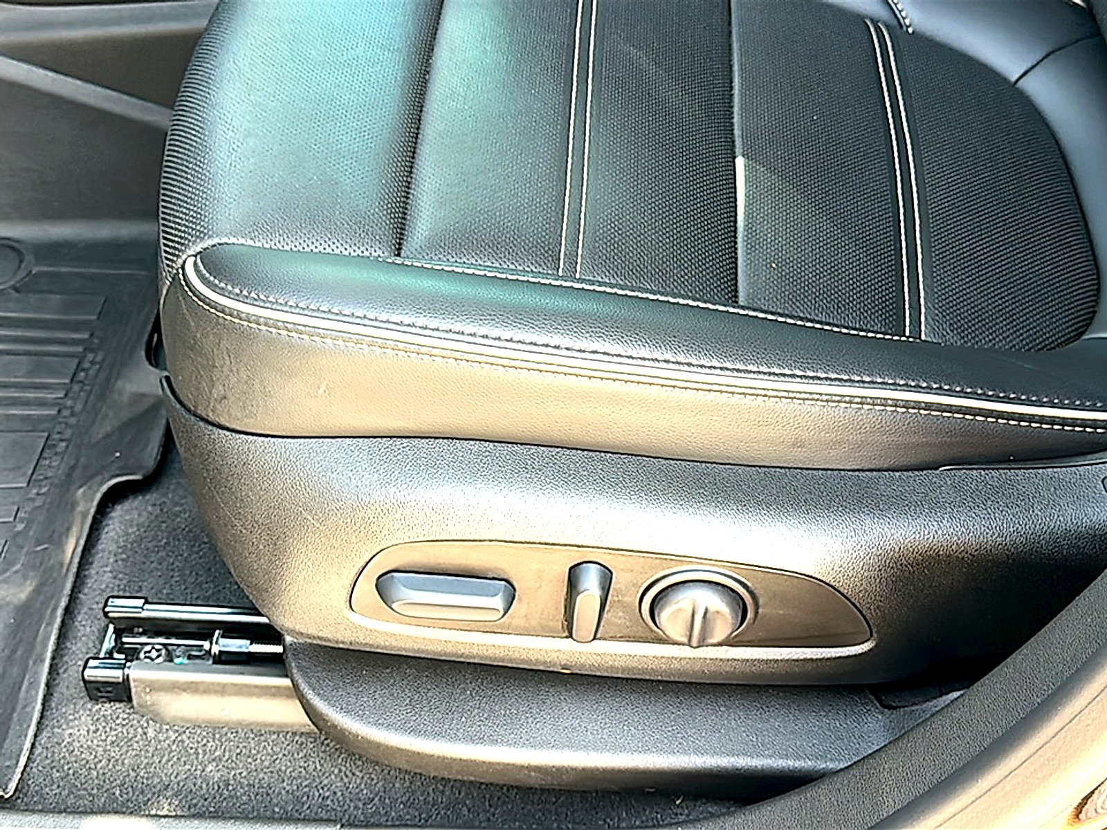Used 2023 Ebony Twilight Metallic GMC Denali image 15
