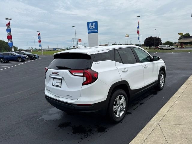Used 2024 White GMC SLE image 5