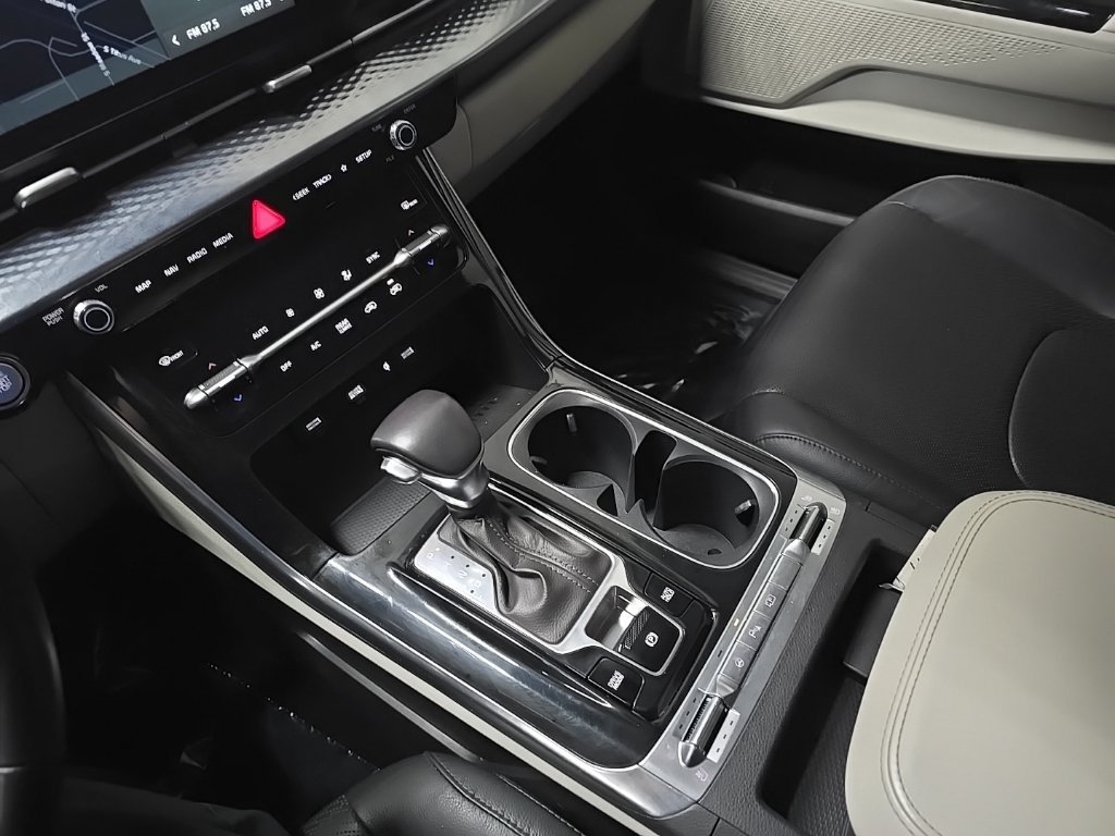 Used 2022 Gray Kia SX Prestige image 28