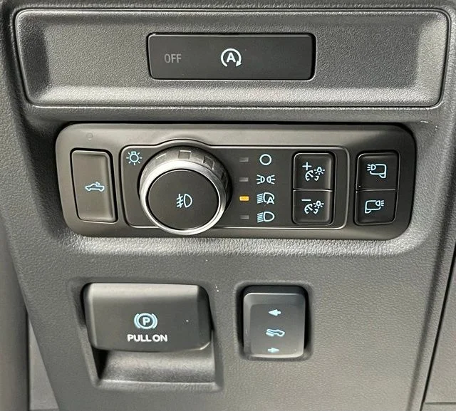 Used 2025 Gray Ford Lariat image 31