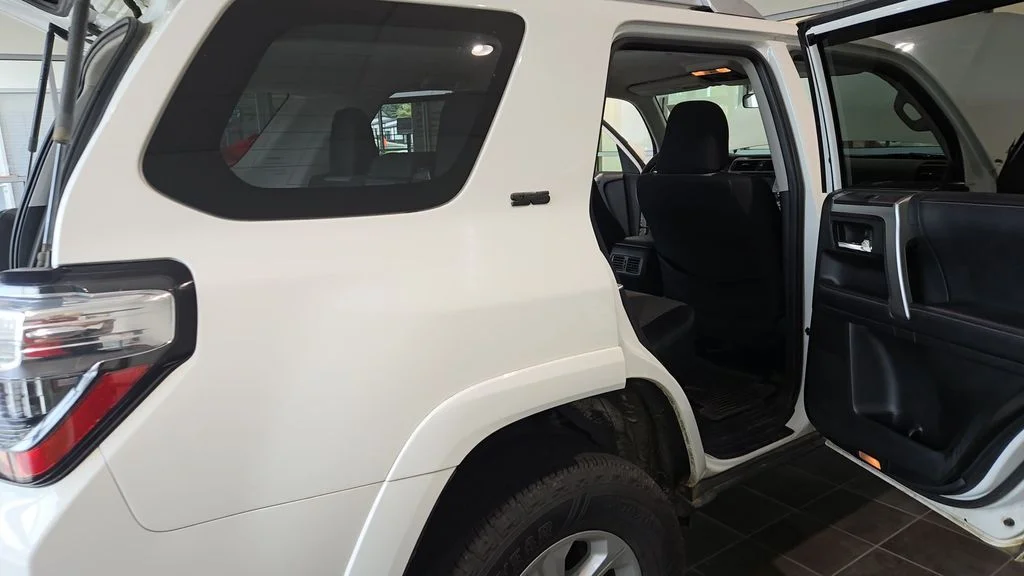 Used 2018 White Toyota SR5 image 10