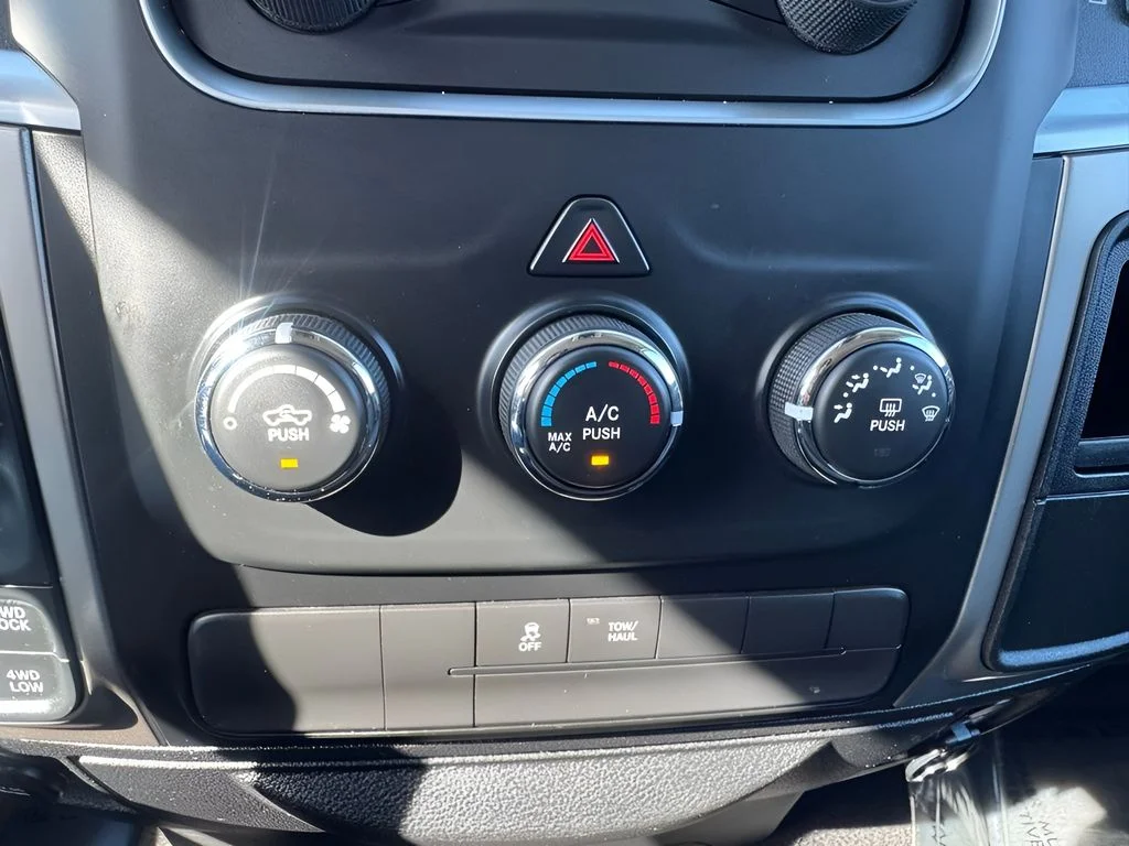Used 2017 White Ram SLT image 17