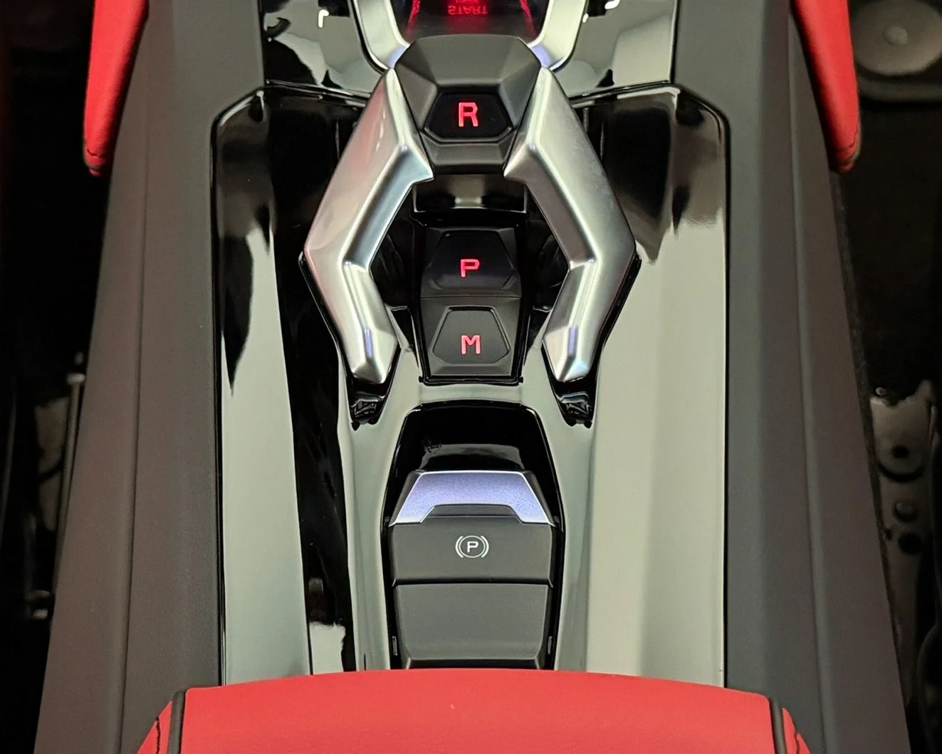 Used 2022  Lamborghini Base image 29