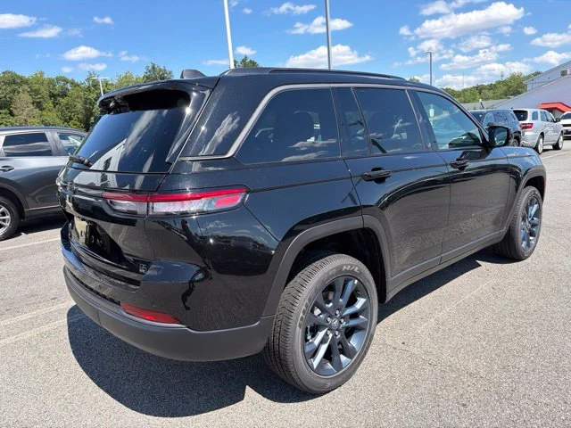 New 2026 Black Jeep  image 3