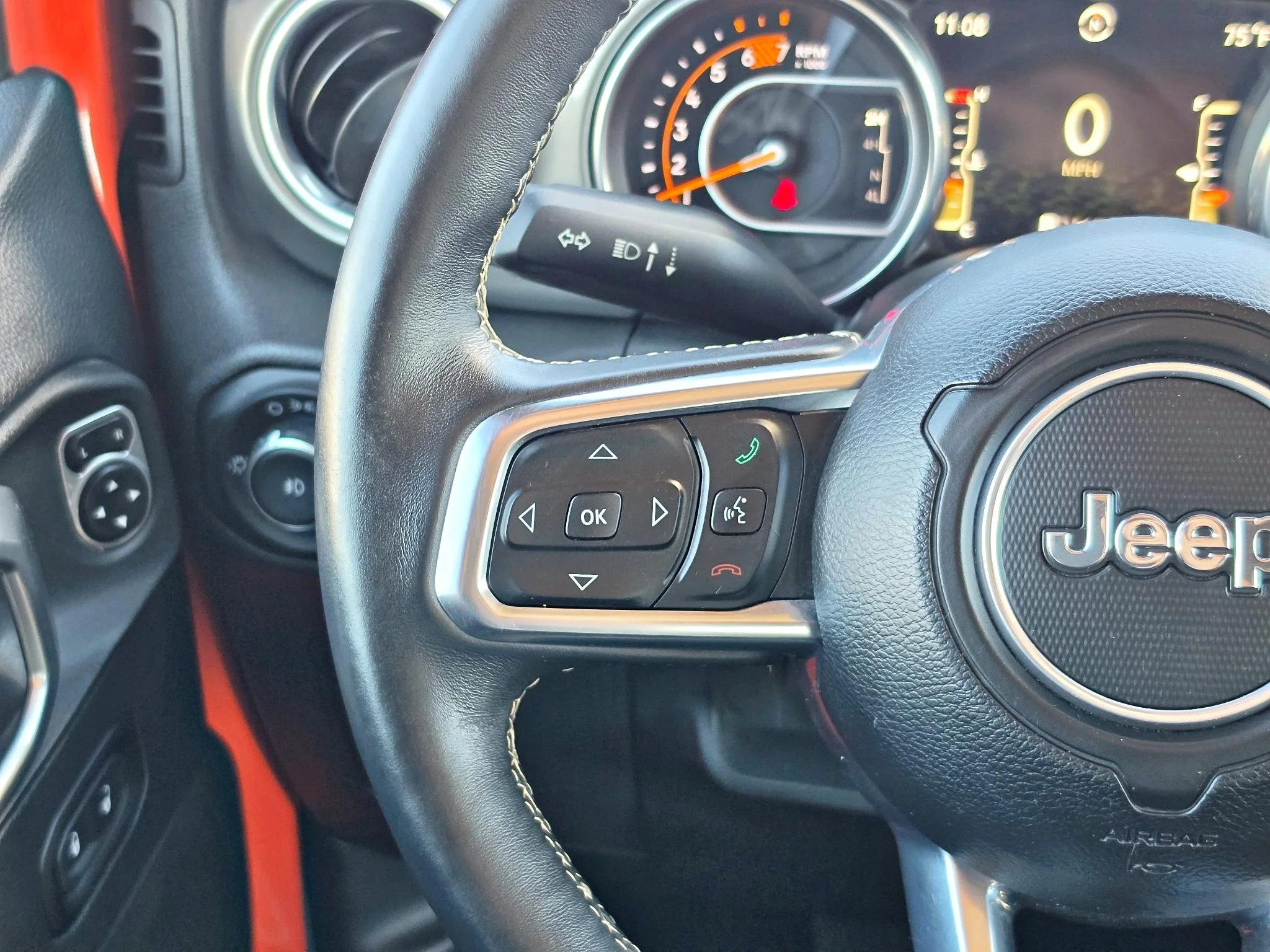 Used 2018 Punkn Metallic Clearcoat Jeep Sahara image 14