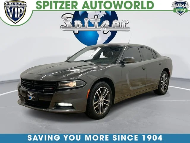 Used 2019 Gray Dodge SXT image 1