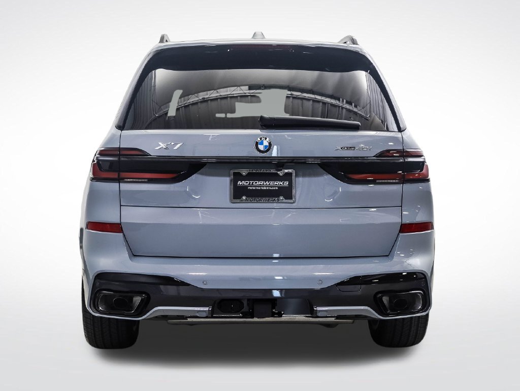 Used 2027 Gray Metallic BMW xDrive40i image 4