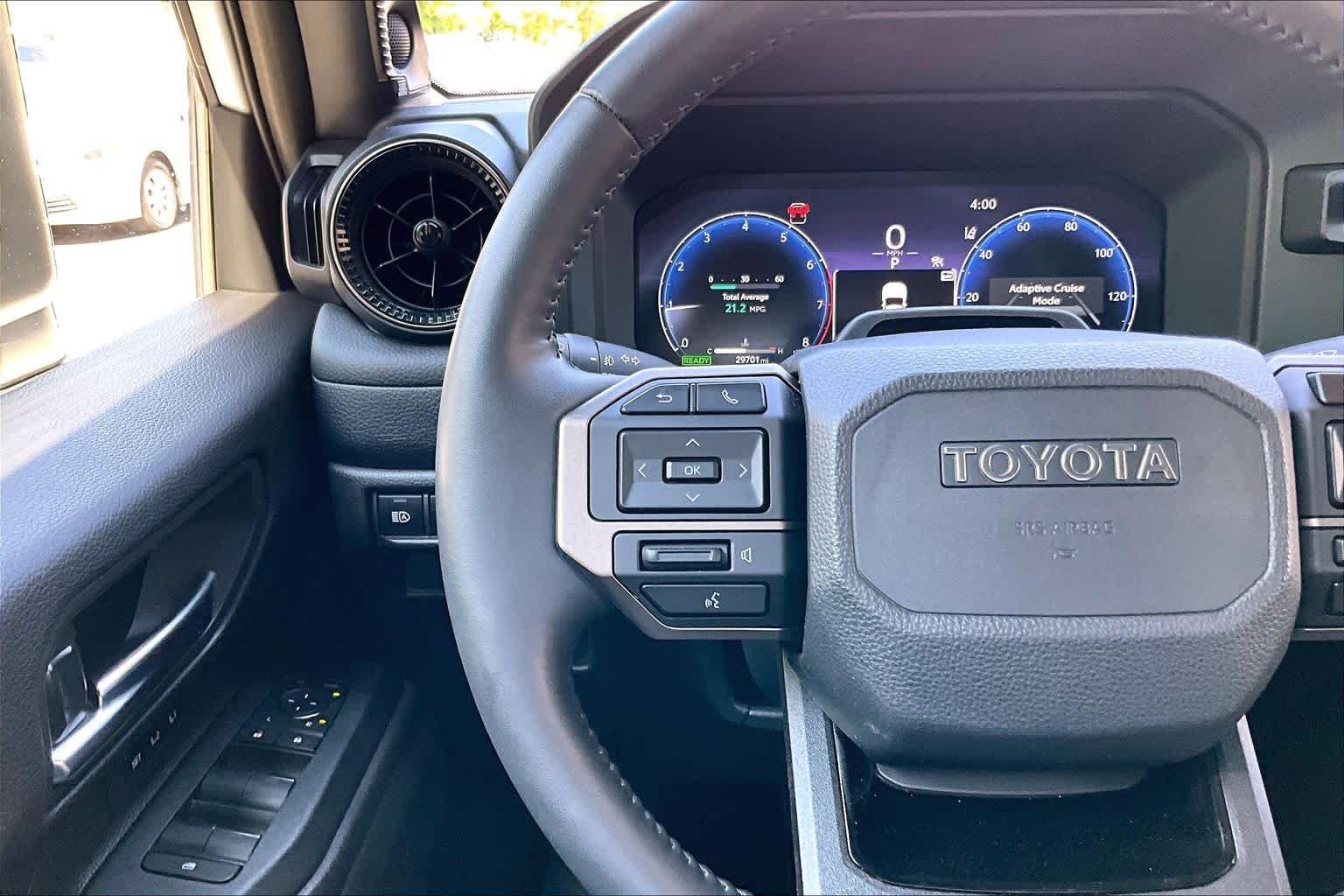 Used 2025 Wind Chill Pearl Toyota  image 24