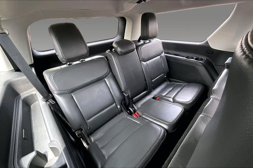 Used 2025 Silver Metallic Ford Active image 23