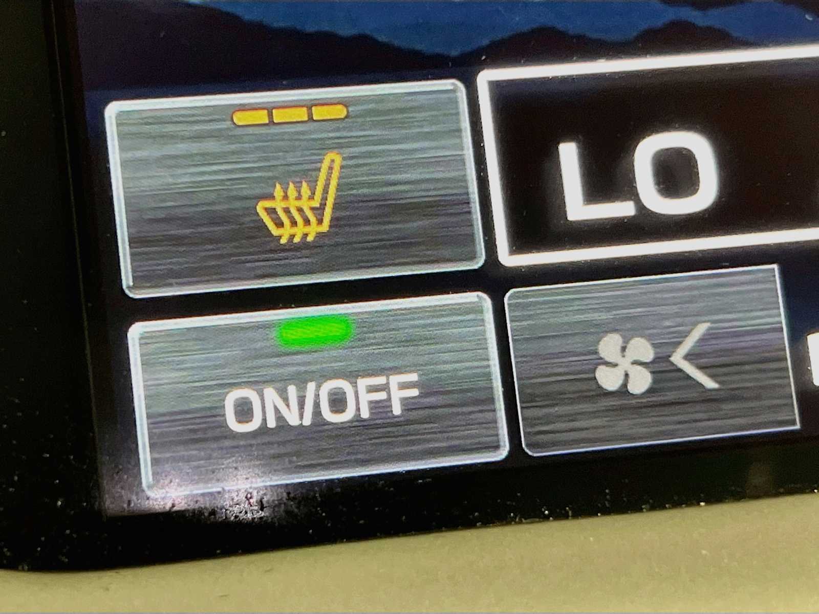 Used 2025 Autumn Green Metallic Subaru Limited image 21