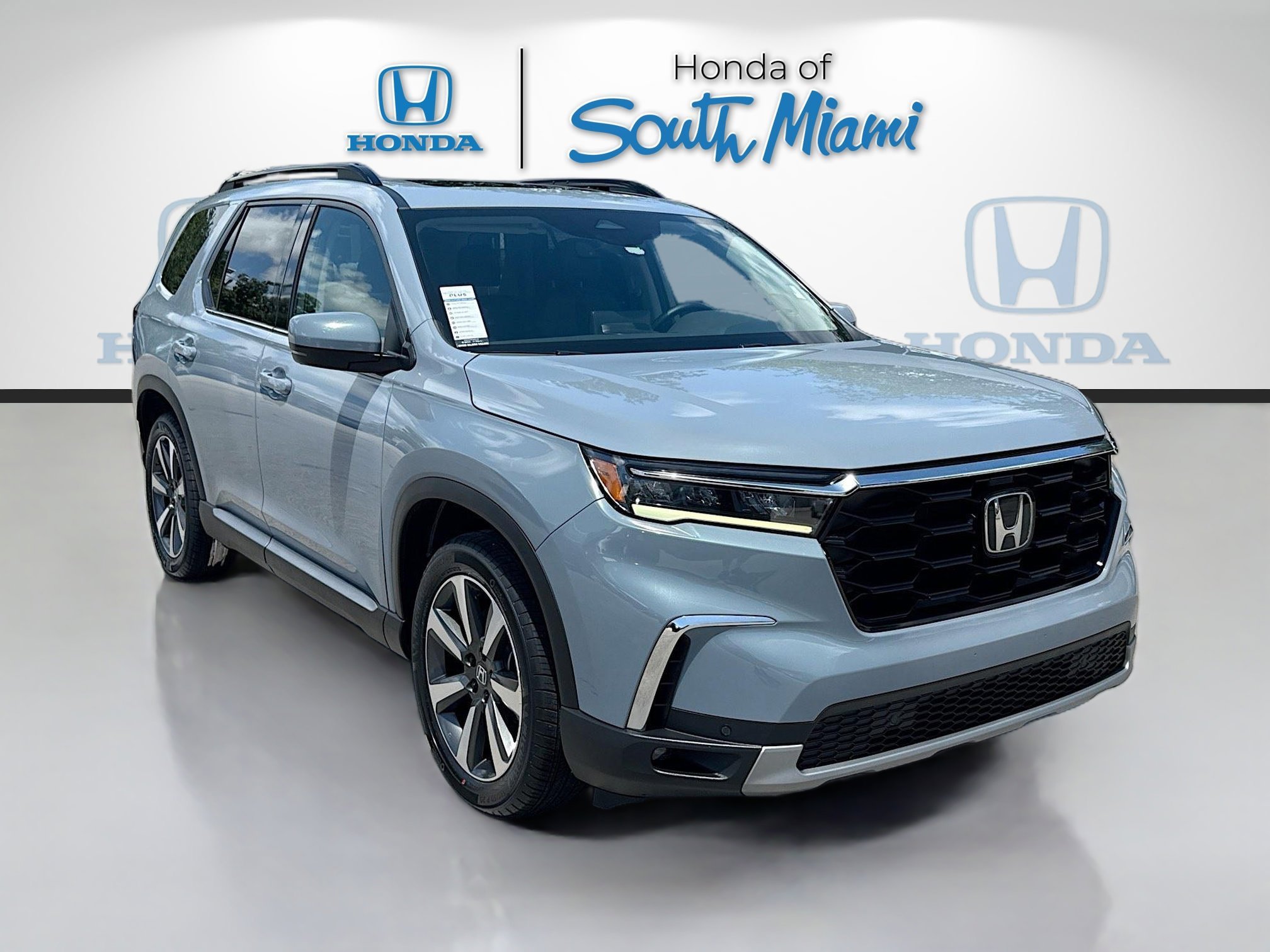 2023 Honda Pilot Touring 2WD's photo