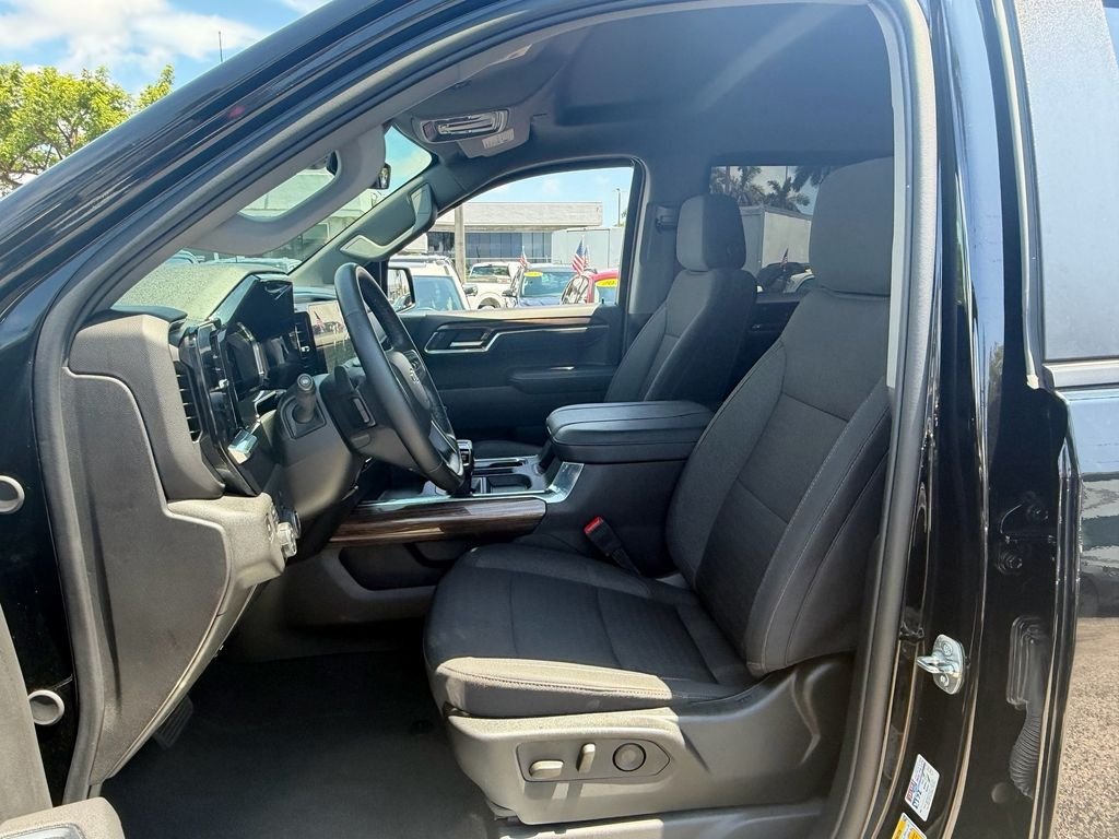 Used 2025 Black Chevrolet RST image 9