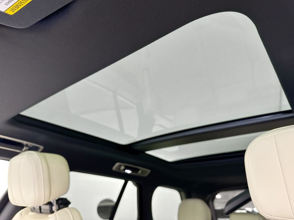 New 2026 Fuji White Land Rover SE image 22