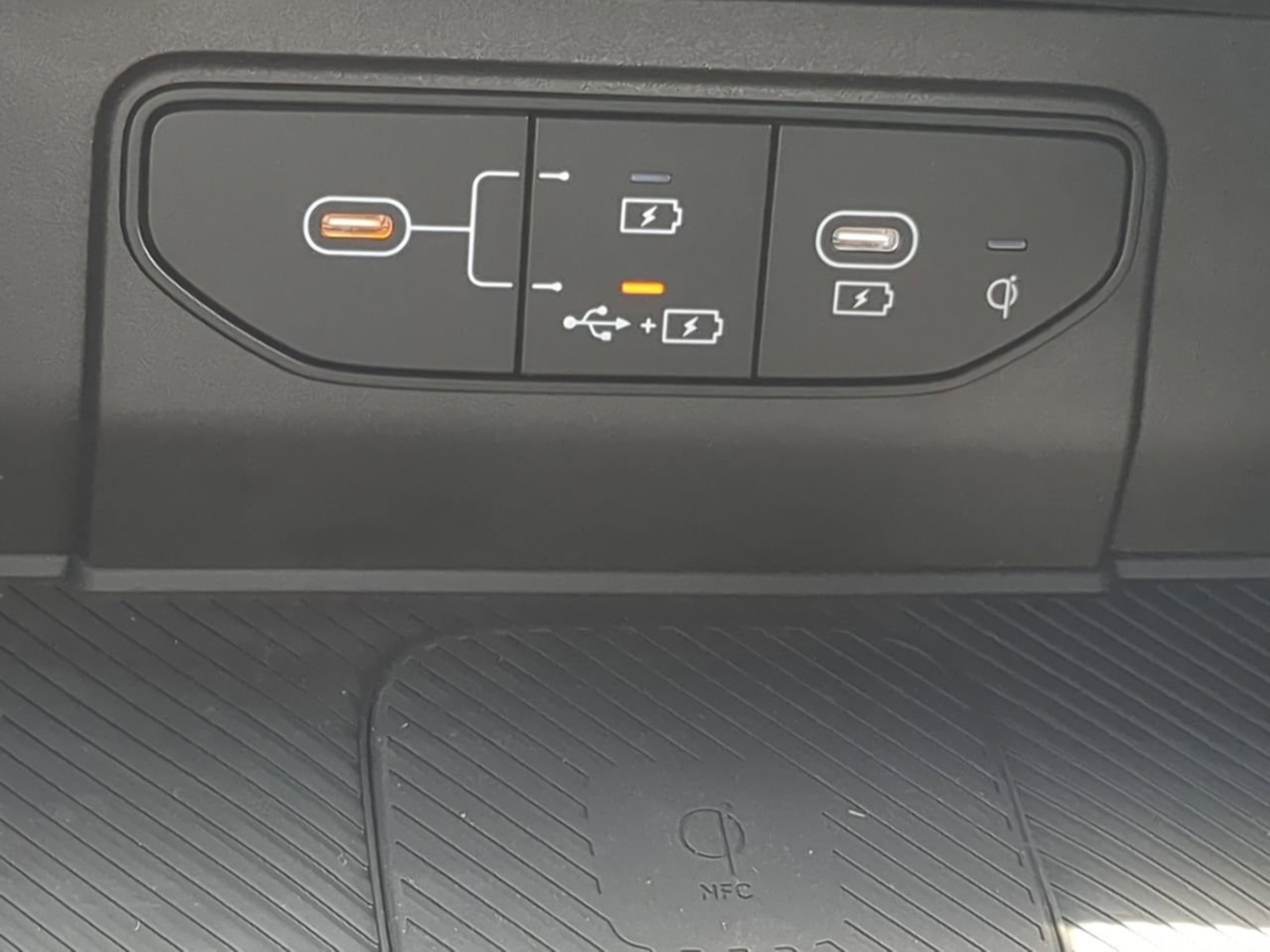 New 2026 Wolf Gray/Black Roof Kia X-Pro Prestige image 23