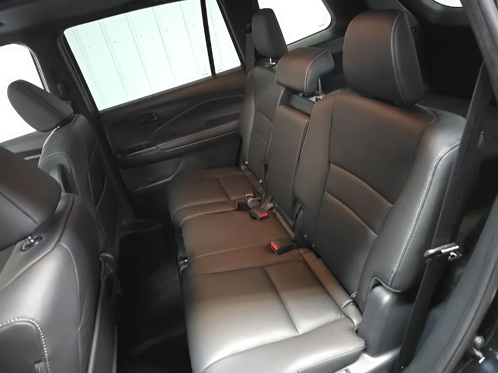 Used 2023 Black Honda EX-L image 32