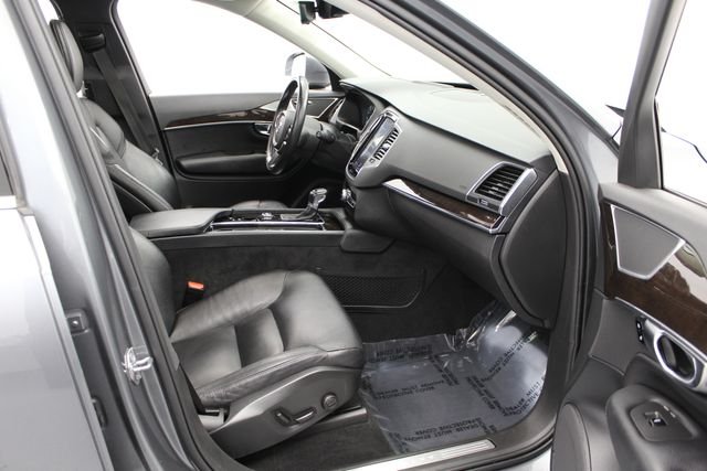 Used 2019 Osmium Gray Metallic Volvo T6 Momentum image 20