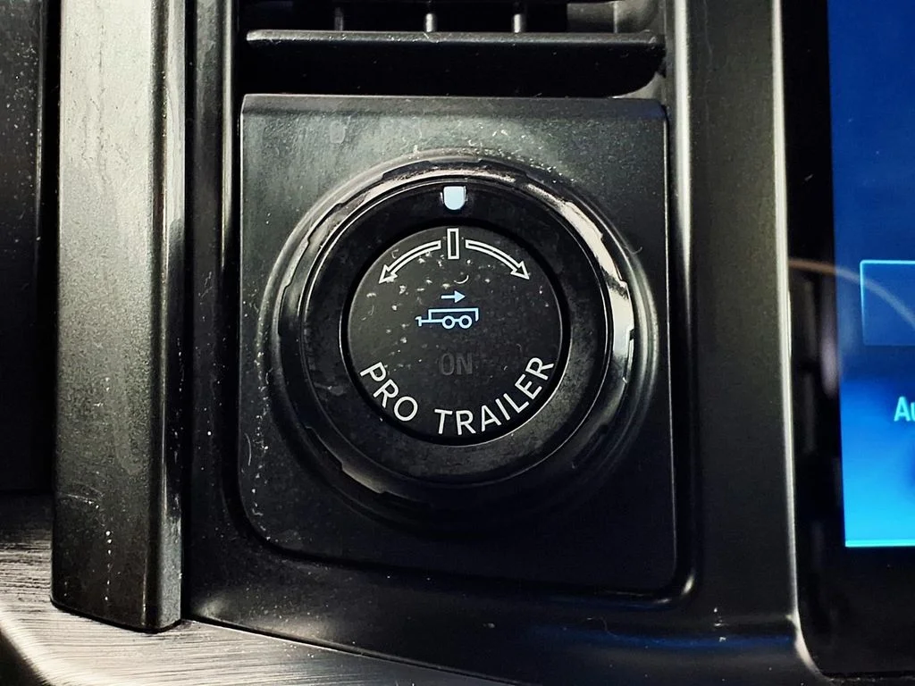 Used 2021 White Ford Lariat image 22