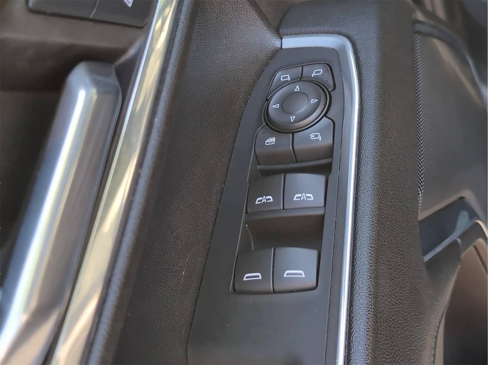 Used 2024 Onyx Black GMC SLT image 16