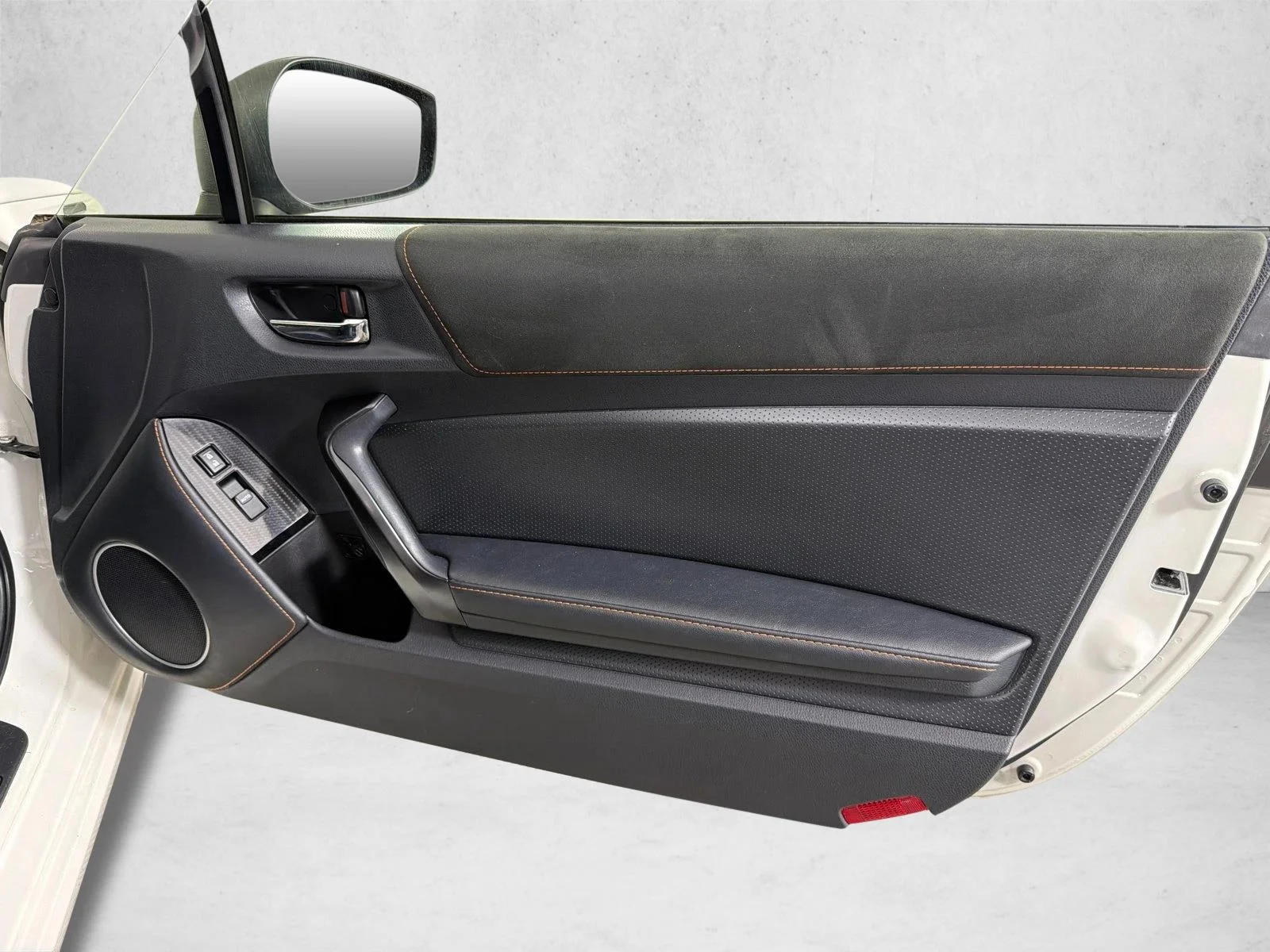 Used 2017 White Toyota  image 14