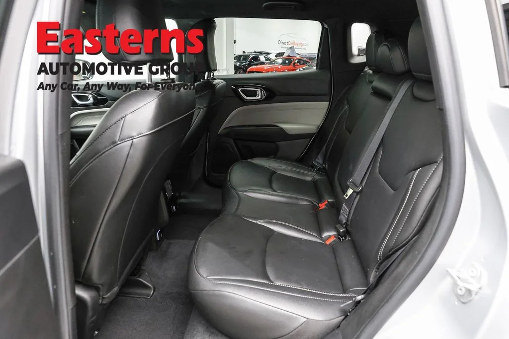 Used 2025 Silver Jeep Limited image 21