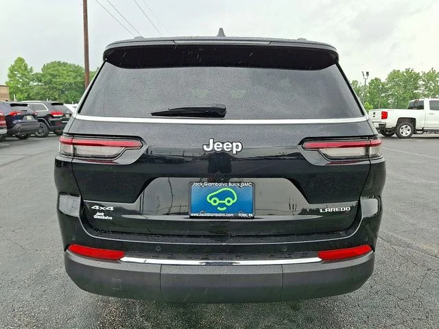 Used 2025 Black Jeep Laredo image 6