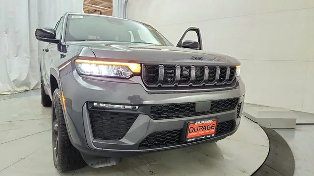 New 2026 Baltic Gray Metallic Clear-Coat Exterior Paint Jeep Limited image 16