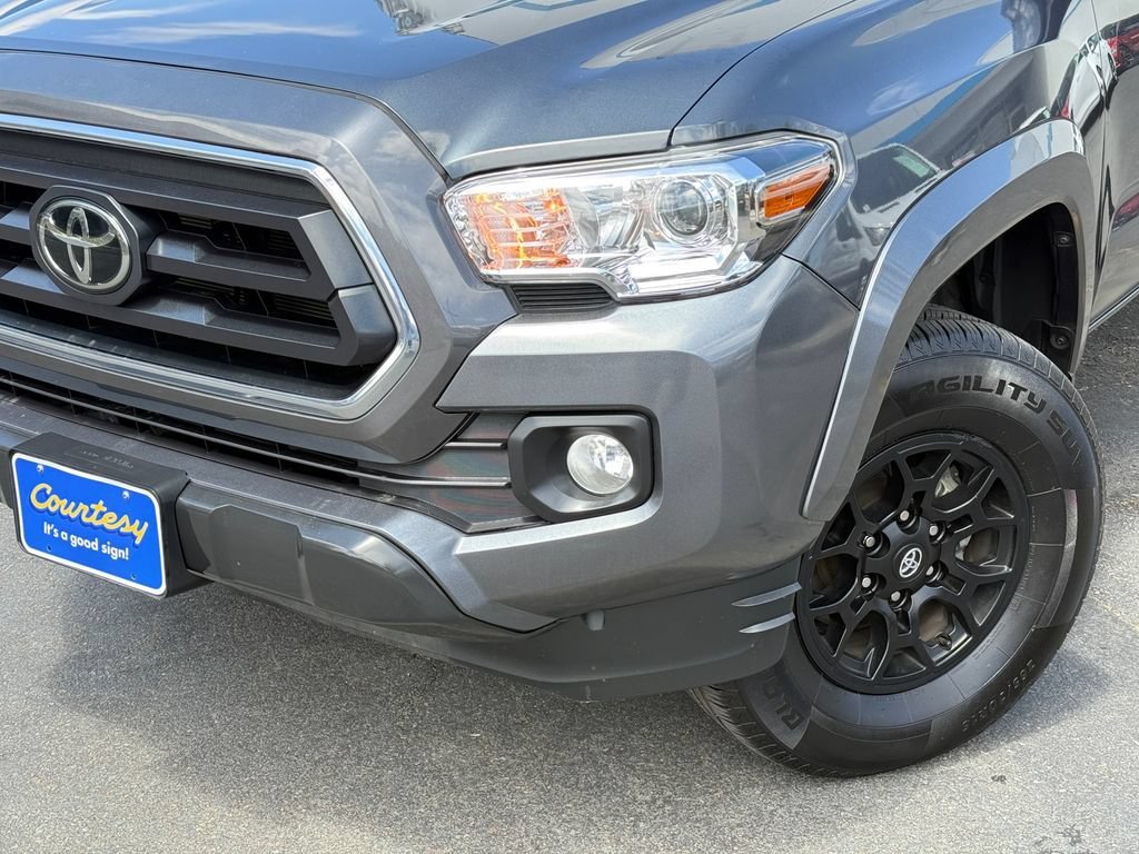 Used 2022 Gray Toyota SR5 image 3
