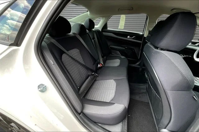 Certified Used 2025 White Kia LXS image 24