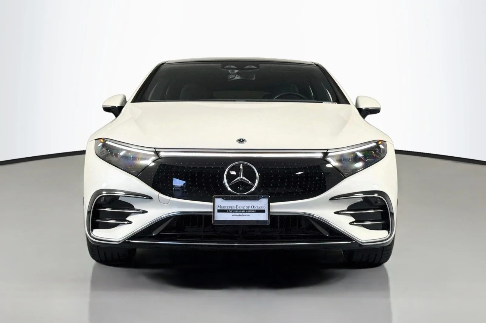 Certified Used 2023 MANUFAKTUR Diamond White Mercedes-Benz EQS 450+ image 3