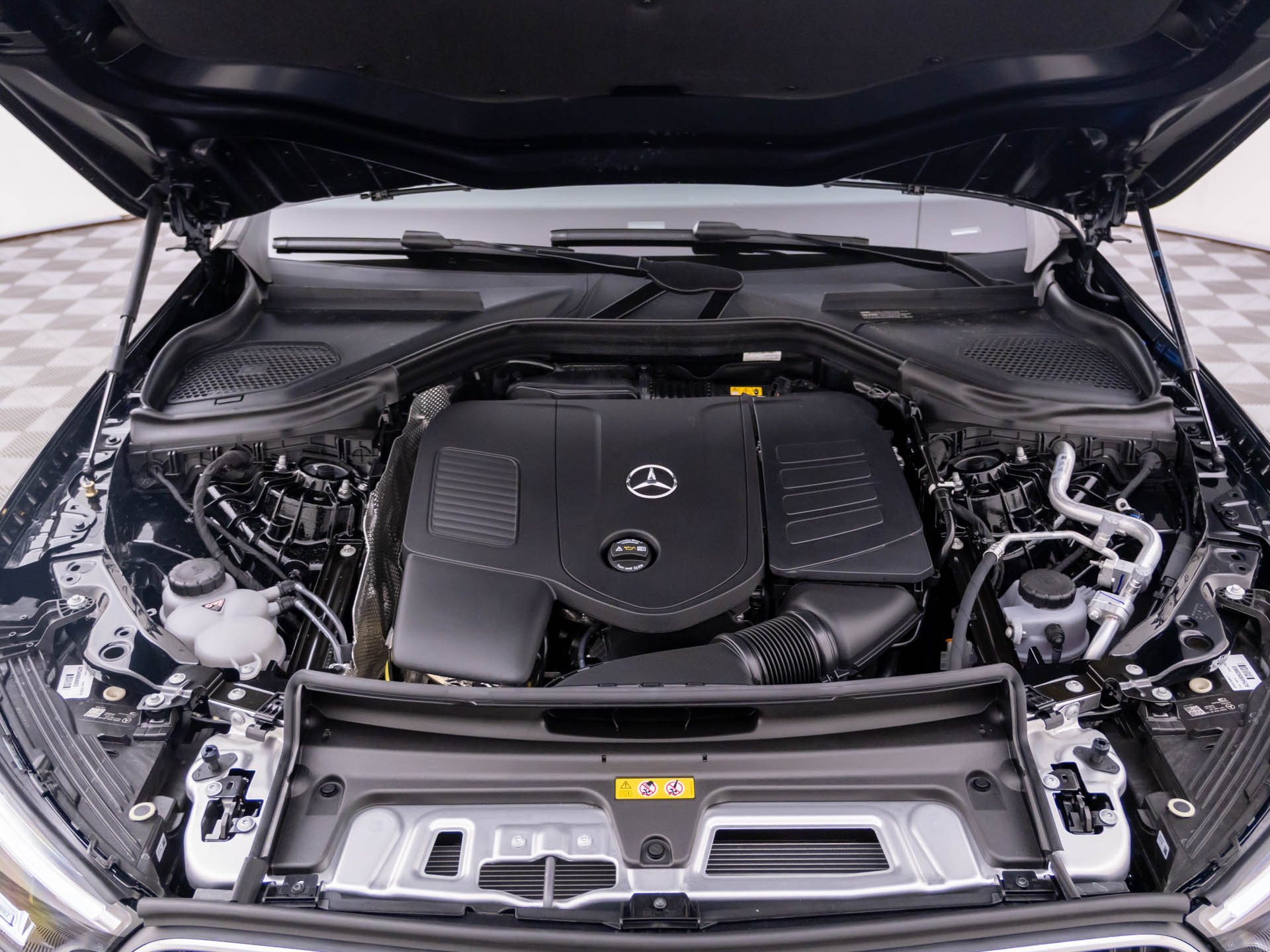 Used 2026 Black Mercedes-Benz GLC 300 image 33