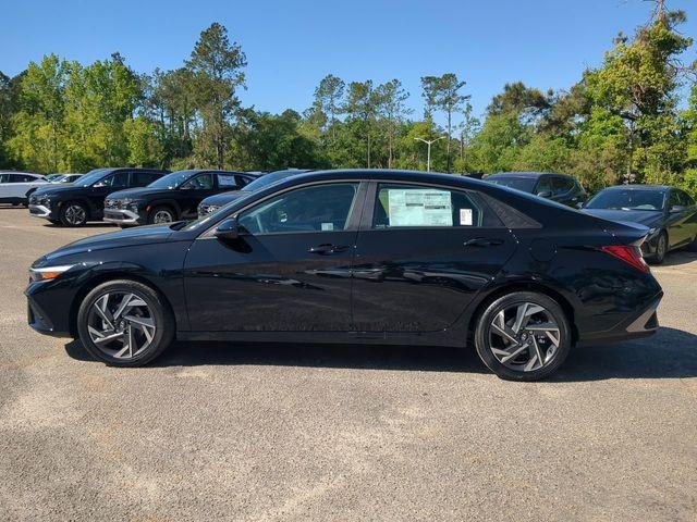 New 2025 Black Hyundai SEL Sport image 8