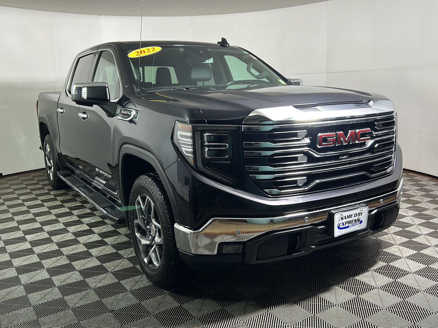 Used 2022 Titanium Rush Metallic GMC SLT image 4