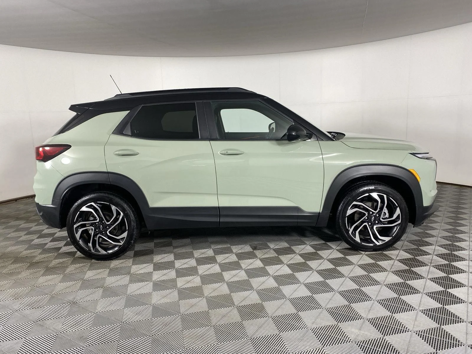 Used 2024 Cacti Green Chevrolet RS image 8