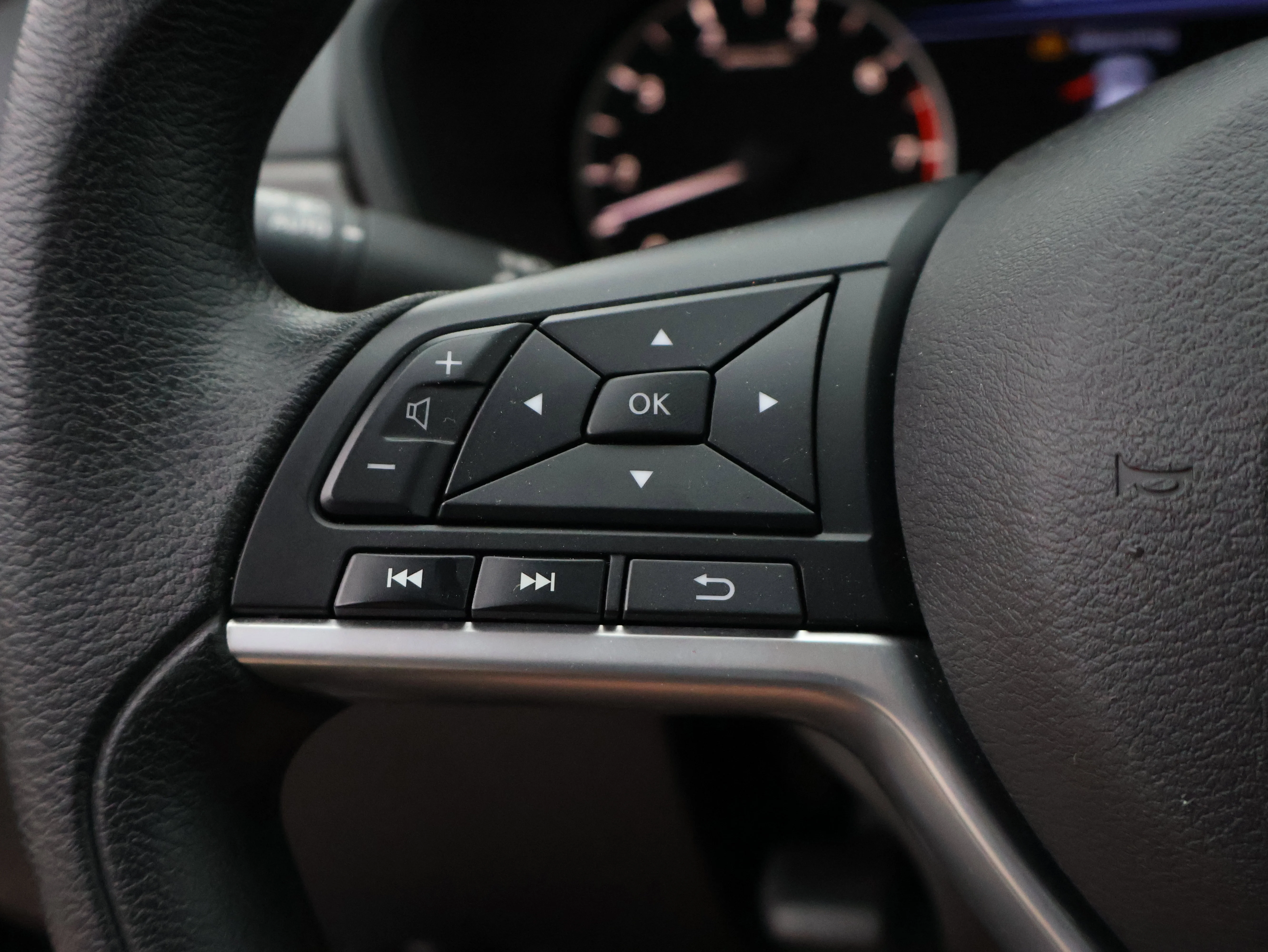 Used 2025 Gun Metallic Nissan SV image 35