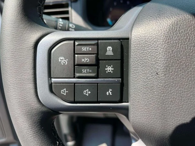 New 2026 Oxford White Ford XLT image 24